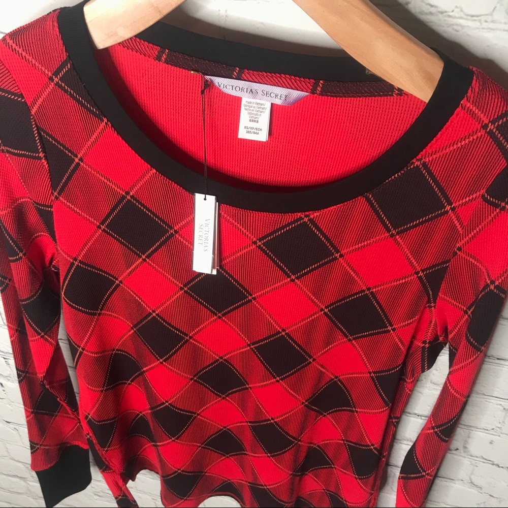 SOLD Victoria’s Secret Long sleeve top - Picture 2 of 6